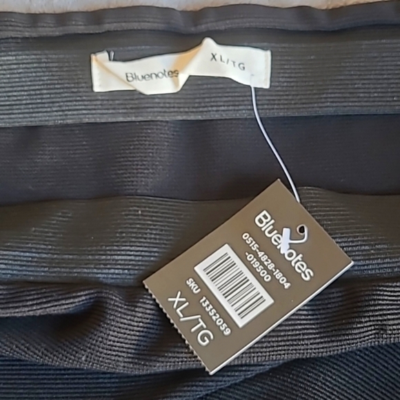 Black XL short skirt. - Picture 4 of 4